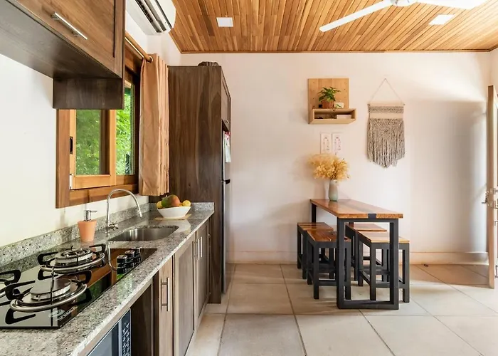 Cozy Log With Parking, Close To Beaches *