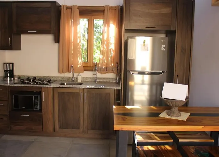Cozy Log With Parking, Close To Beaches *
