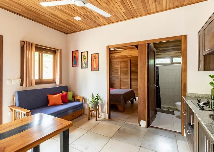 Cozy Log With Parking, Close To Beaches Apartment