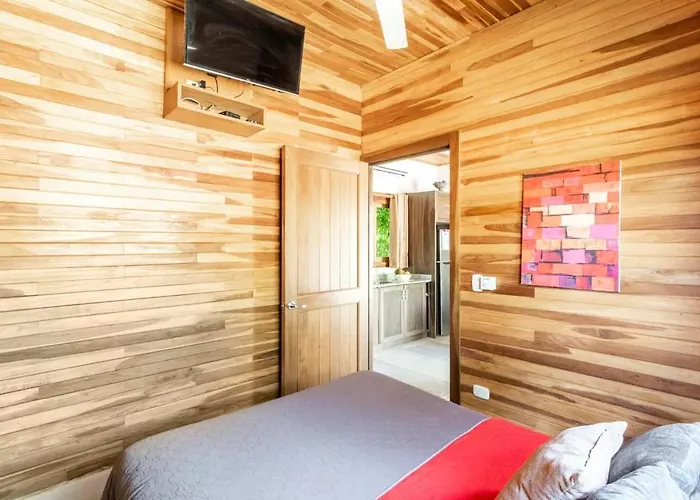 Cozy Log With Parking, Close To Beaches *