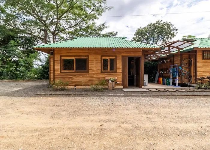 Cozy Log With Parking, Close To Beaches Apartment